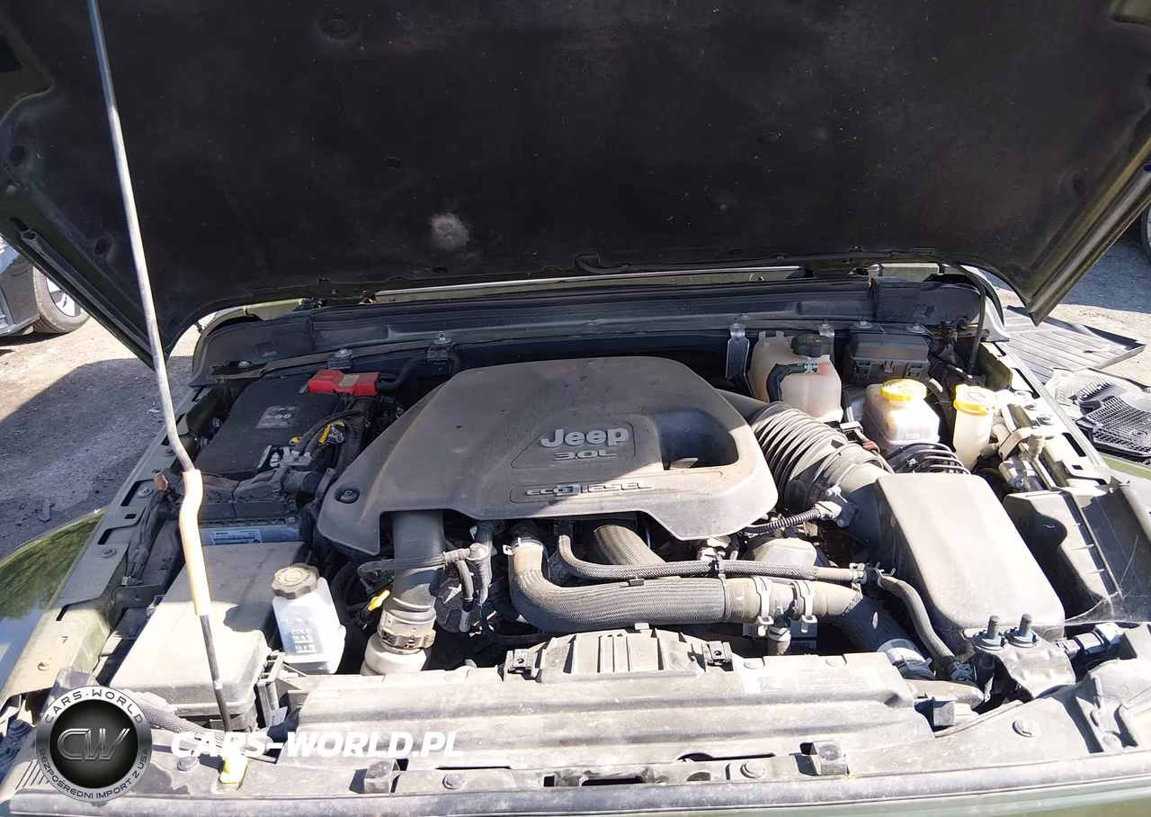 2022 Jeep Wrangler Unlimited Sahara Altitude 4X4 VIN:1C4HJXEM7NW162457 - 10