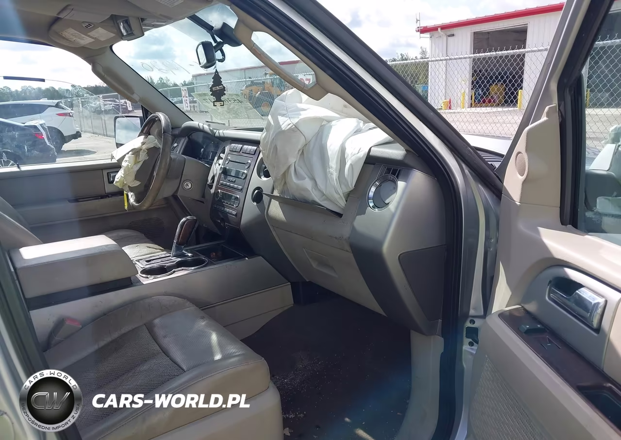 2010 Ford Expedition Limited VIN:1FMJU1K58AEA81420 - 5