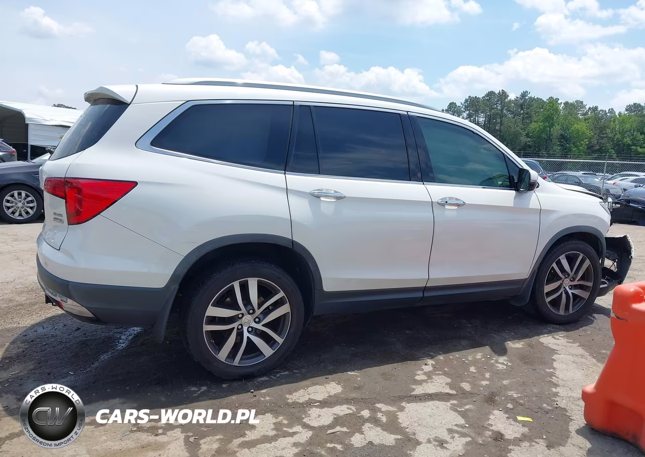2018 Honda Pilot Elite VIN:5FNYF6H02JB069493 - 13