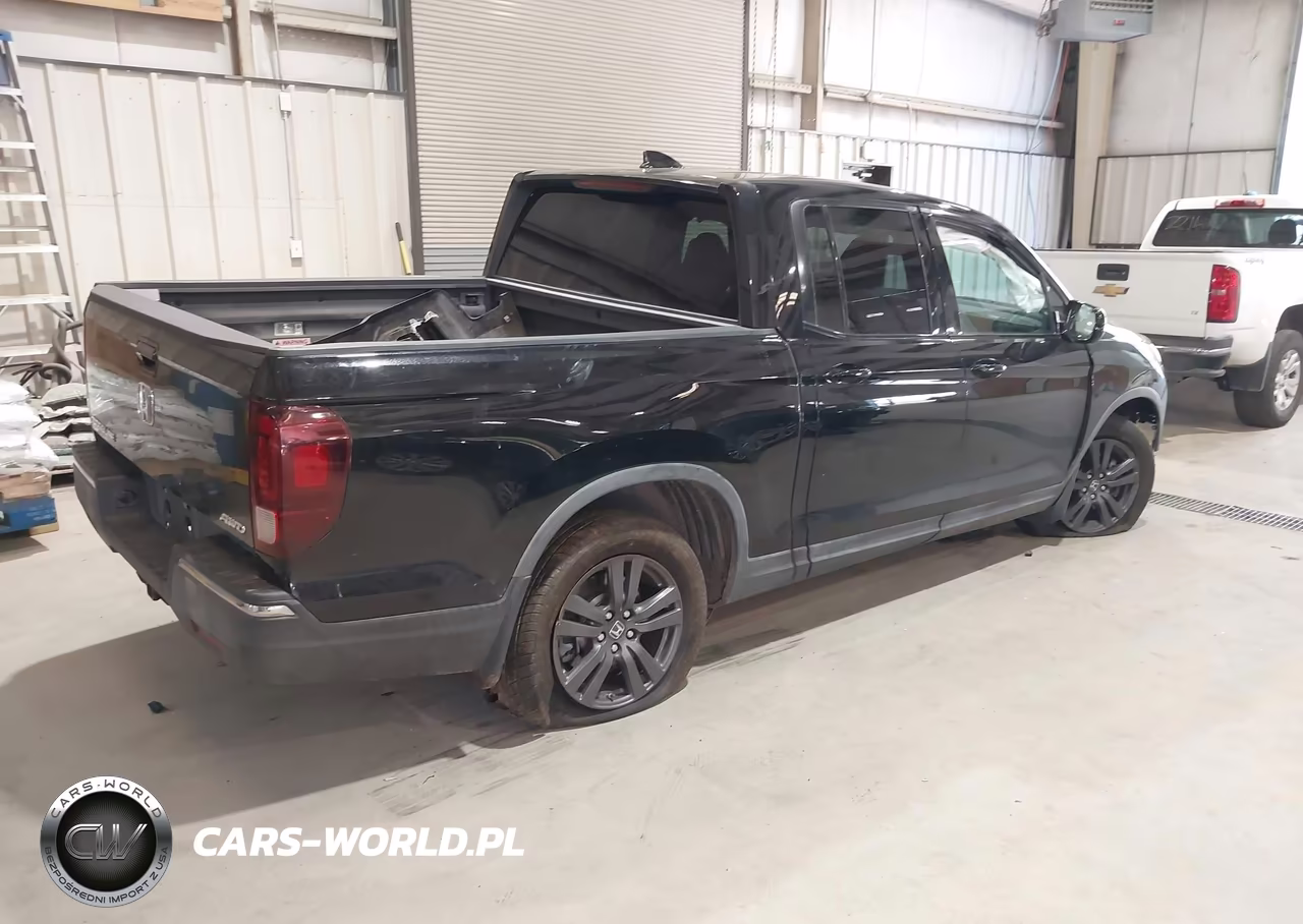 2017 Honda Ridgeline Sport VIN:5FPYK3F16HB033216 - 4