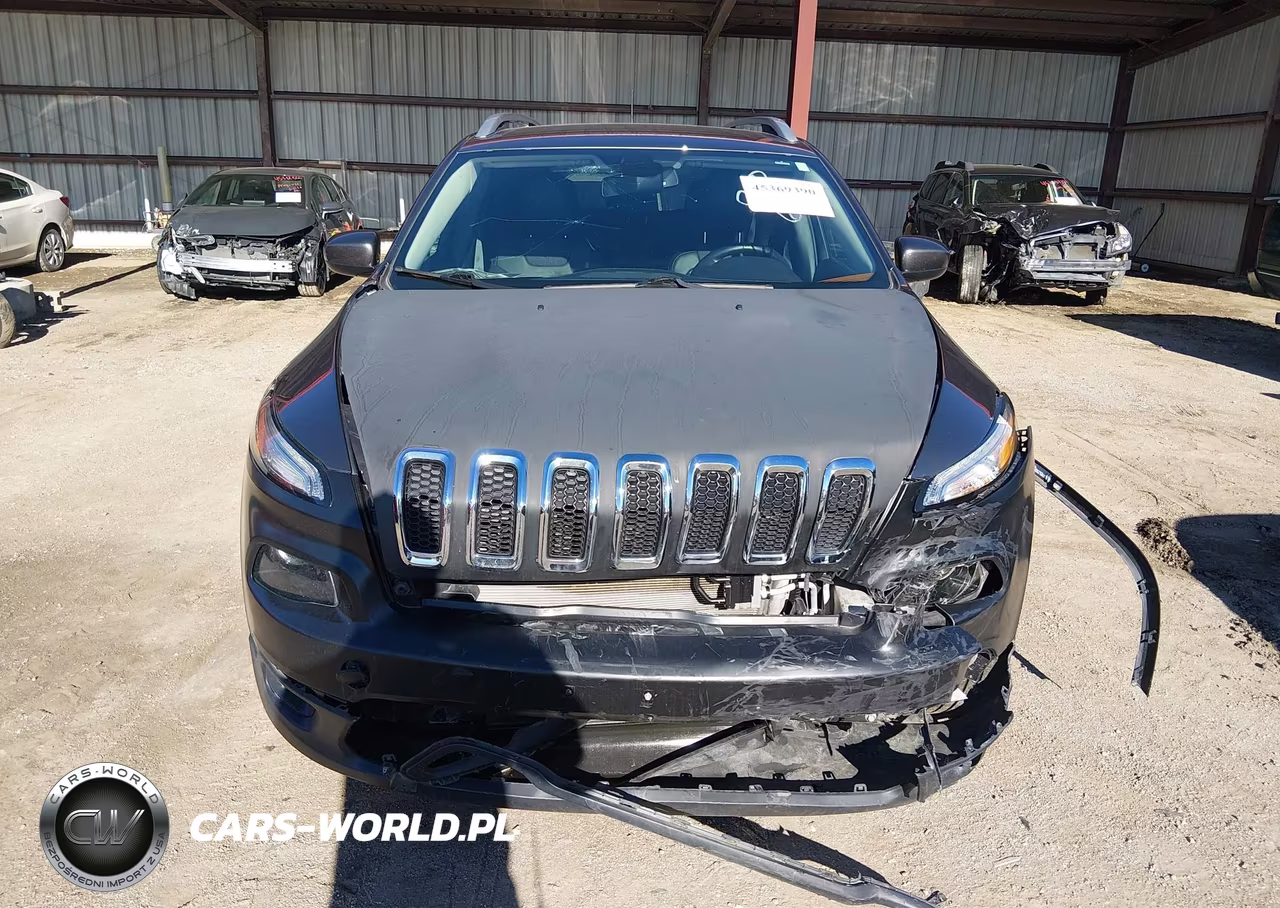 2018 Jeep Cherokee Latitude Plus 4X4 VIN:1C4PJMLX3JD579541 - 12