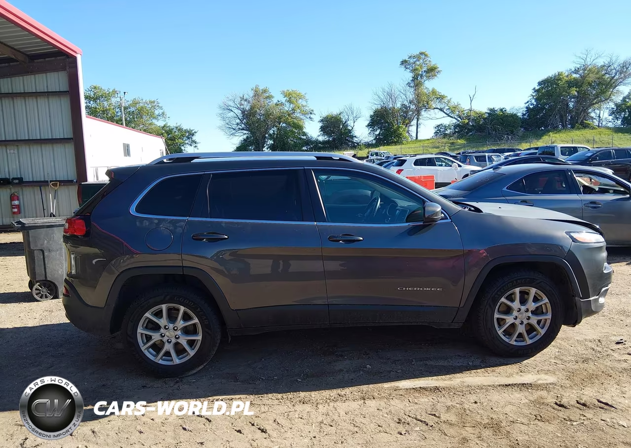 2018 Jeep Cherokee Latitude Plus 4X4 VIN:1C4PJMLX3JD579541 - 13