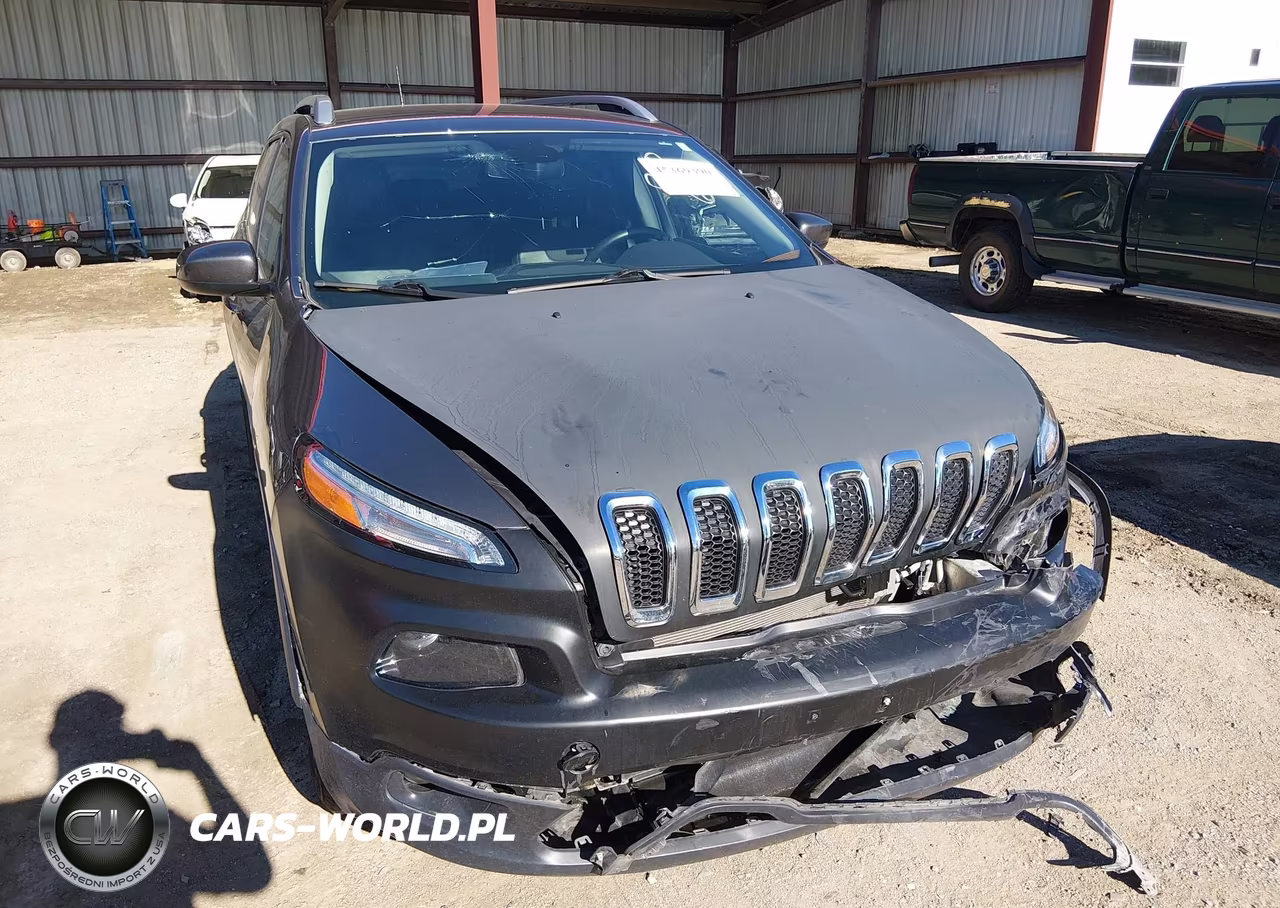 2018 Jeep Cherokee Latitude Plus 4X4 VIN:1C4PJMLX3JD579541 - 6
