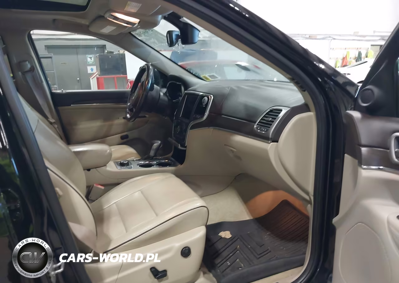 2018 Jeep Grand Cherokee Overland 4X4 VIN:1C4RJFCG9JC190106 - 5