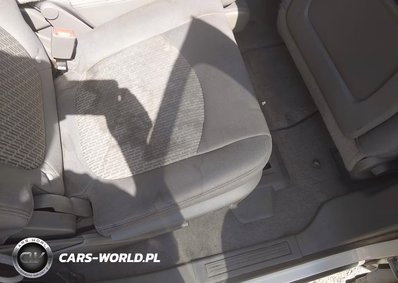 2012 Chevrolet Traverse Ls VIN:1GNKVFED9CJ203158 - 8