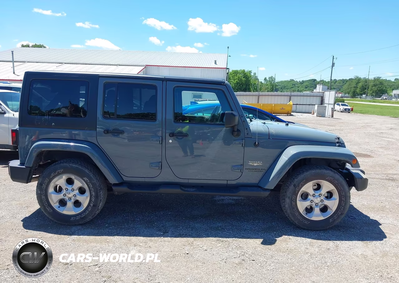 2014 Jeep Wrangler Unlimited Sahara VIN:1C4HJWEG4EL321361 - 13