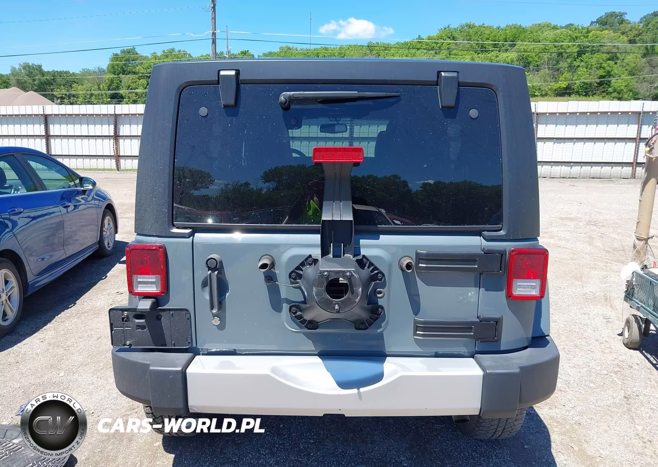2014 Jeep Wrangler Unlimited Sahara VIN:1C4HJWEG4EL321361 - 16