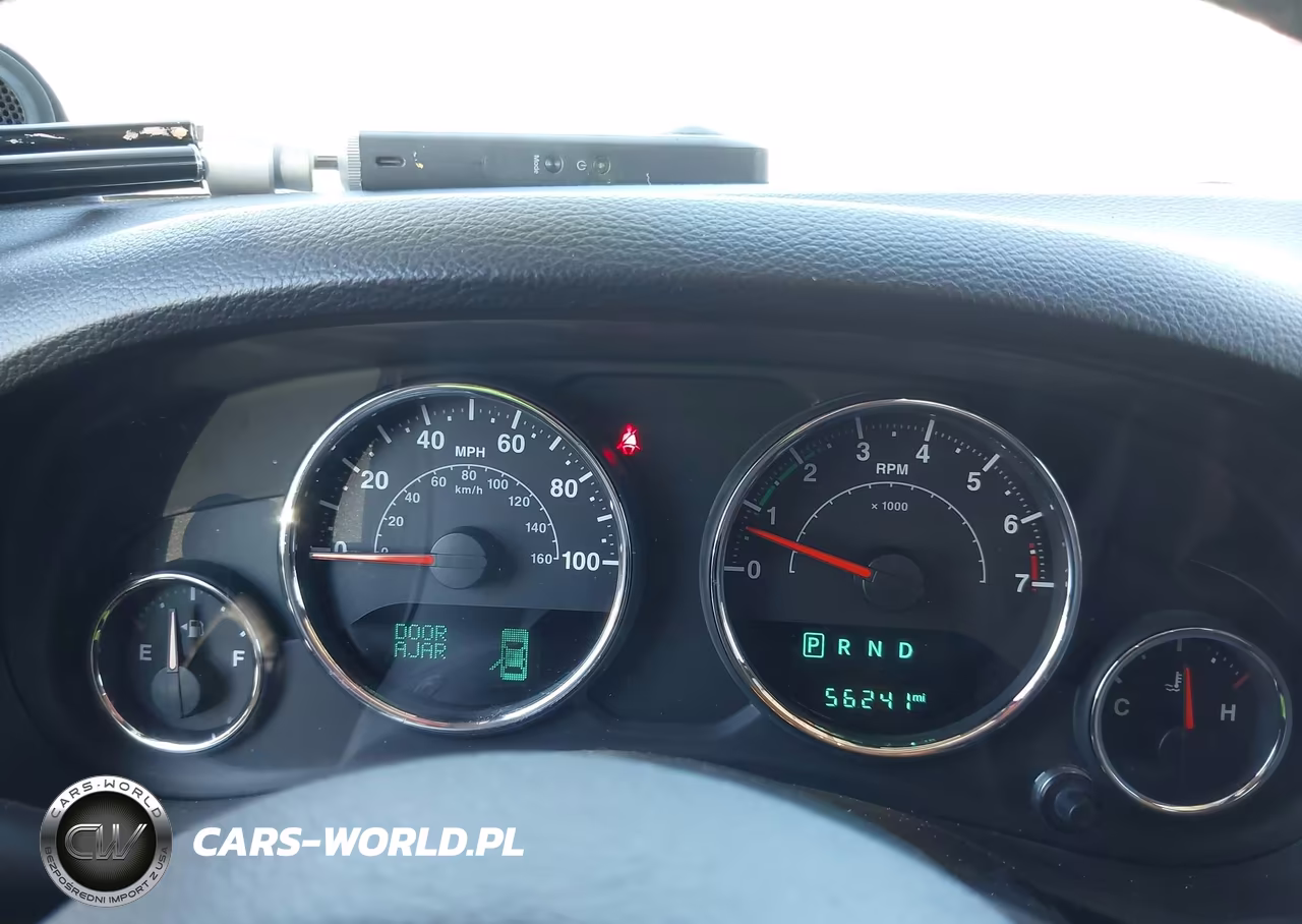 2014 Jeep Wrangler Unlimited Sahara VIN:1C4HJWEG4EL321361 - 7