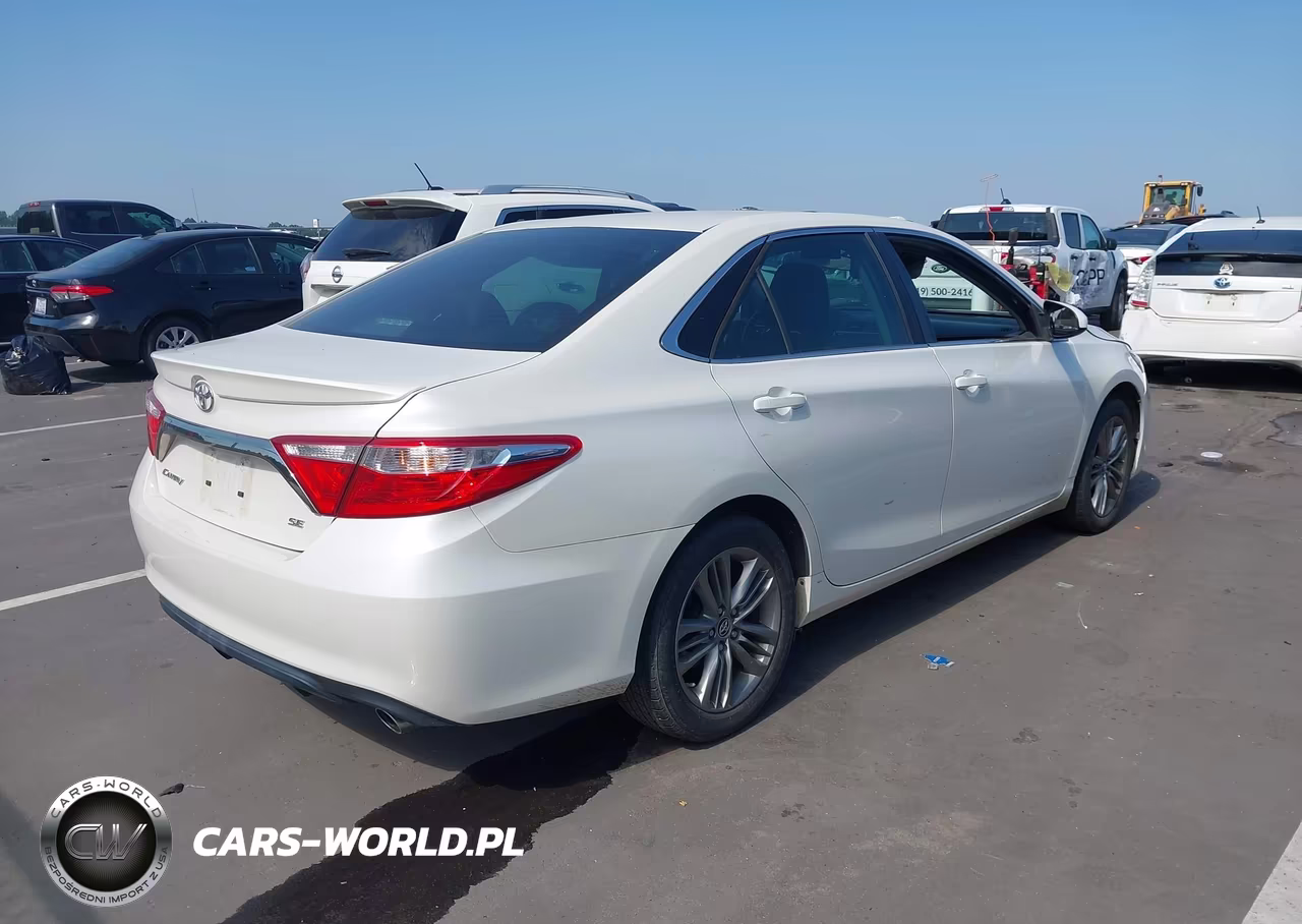 2015 Toyota Camry Se VIN:4T1BF1FK9FU085522 - 4