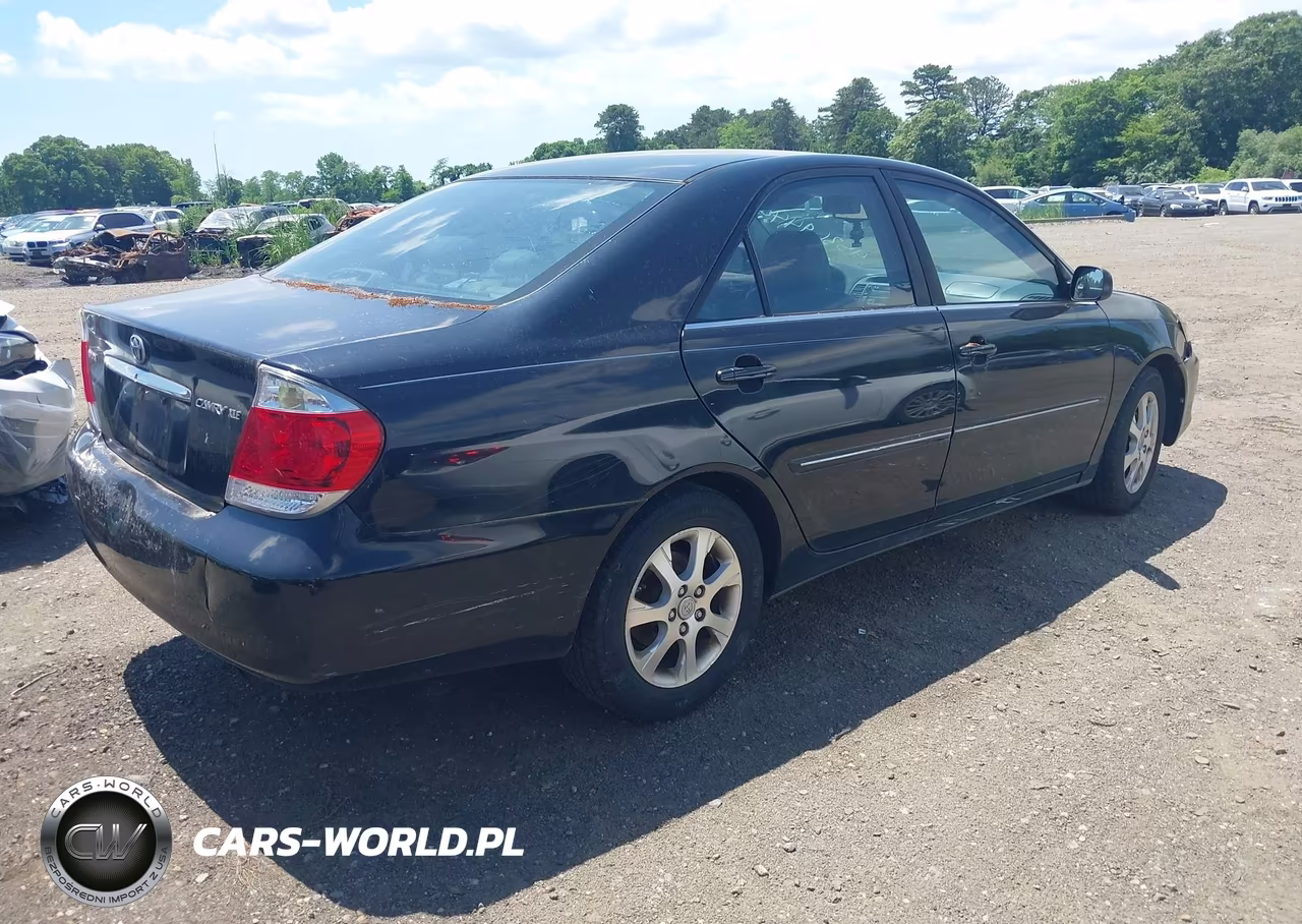 2005 Toyota Camry Xle VIN:4T1BE30K85U389351 - 4