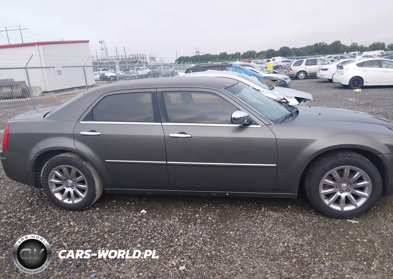 2010 Chrysler 300 Touring-Signature Series-Executive Series VIN:2C3CA5CV0AH167555 - 13