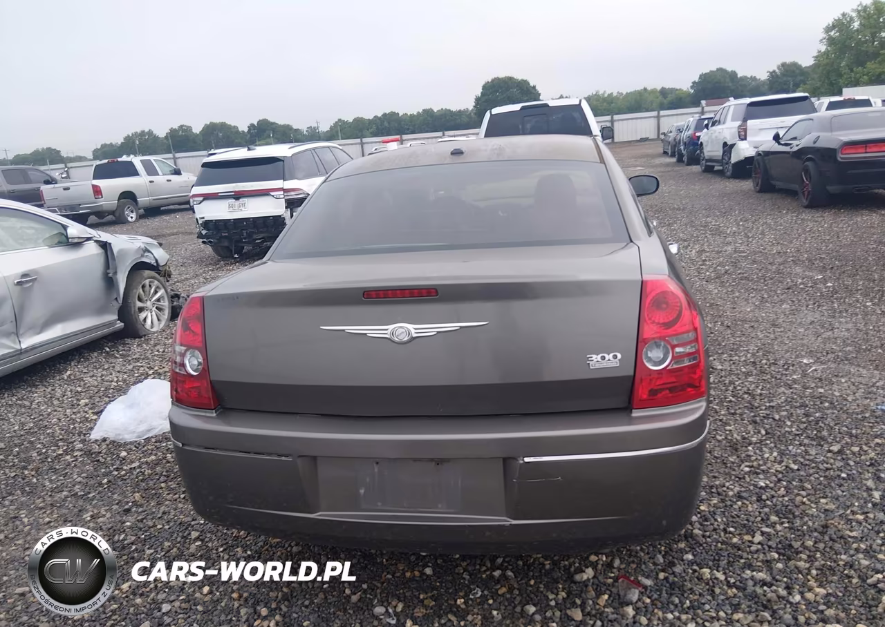 2010 Chrysler 300 Touring-Signature Series-Executive Series VIN:2C3CA5CV0AH167555 - 16
