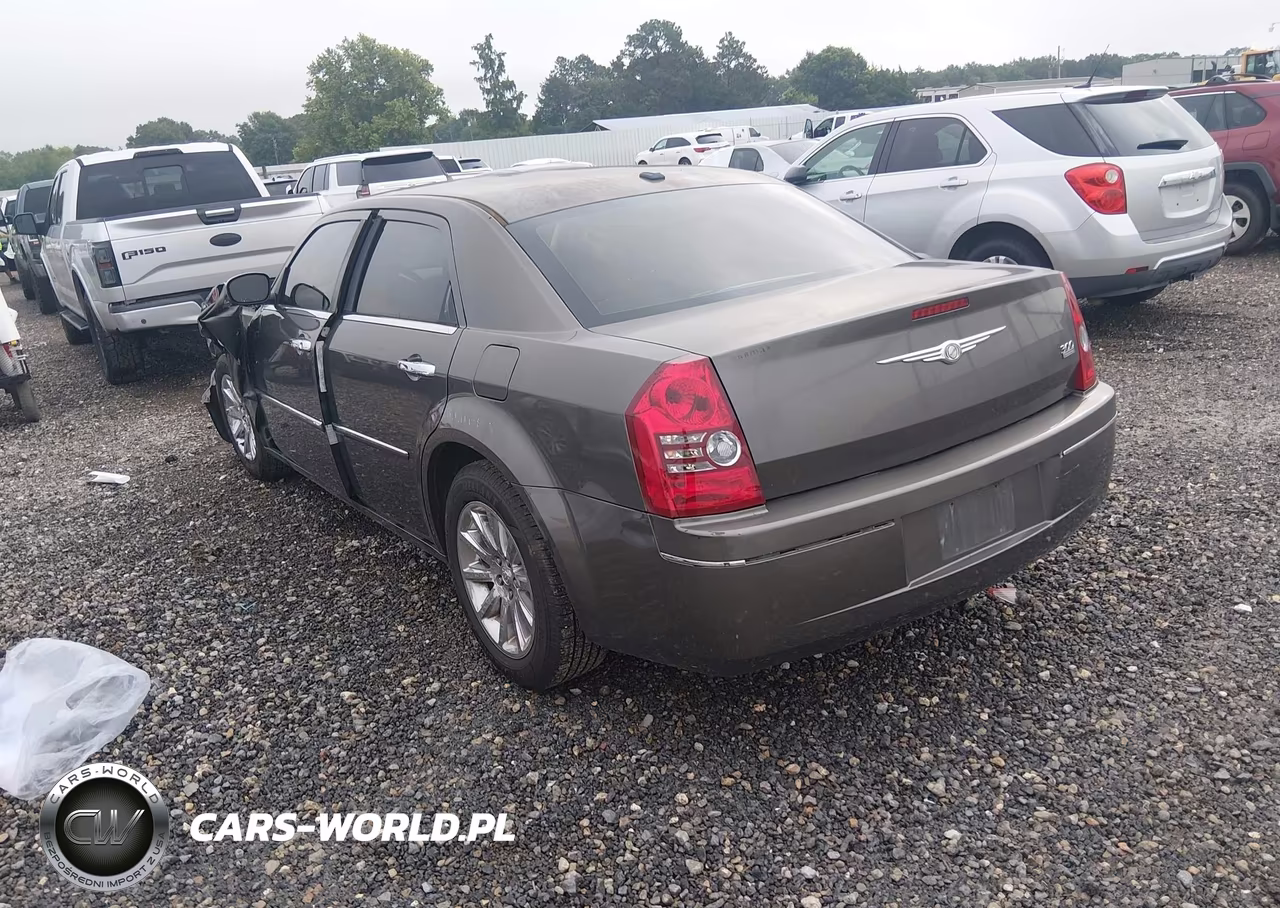 2010 Chrysler 300 Touring-Signature Series-Executive Series VIN:2C3CA5CV0AH167555 - 3
