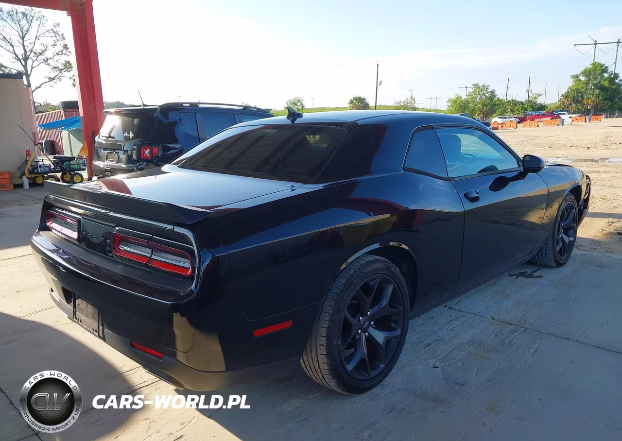 2020 Dodge Challenger Sxt VIN:2C3CDZAG3LH239807 - 4
