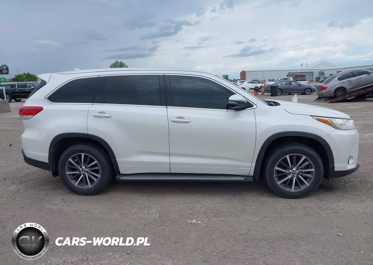 2017 Toyota Highlander Xle VIN:5TDKZRFH7HS520155 - 13