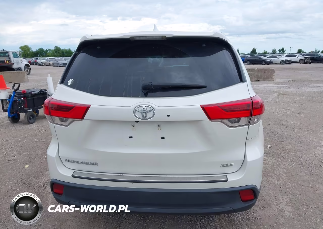 2017 Toyota Highlander Xle VIN:5TDKZRFH7HS520155 - 16