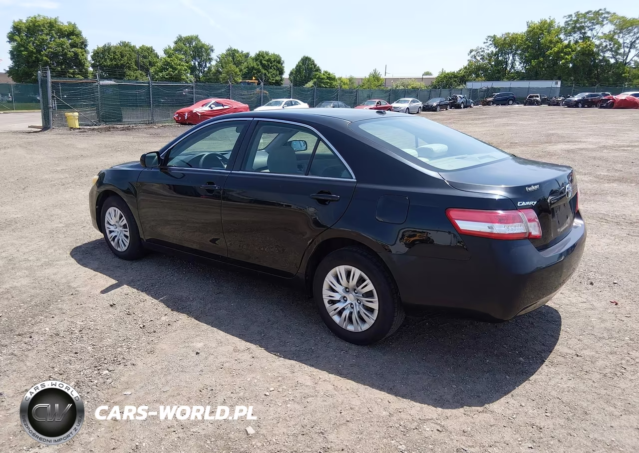2010 Toyota Camry Le VIN:4T1BF3EK1AU523830 - 3
