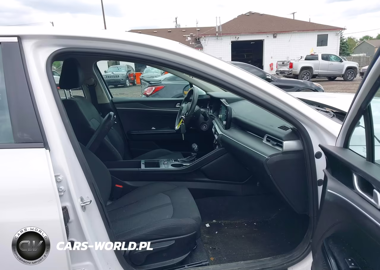 2022 Kia K5 Lx VIN:5XXG24J2XNG115159 - 5