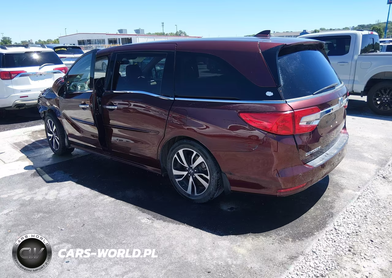 2018 Honda Odyssey Elite VIN:5FNRL6H93JB049703 - 3