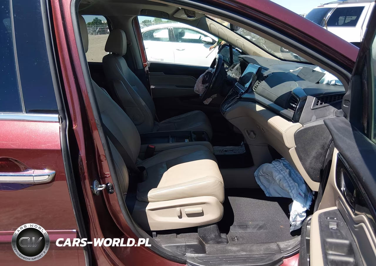 2018 Honda Odyssey Elite VIN:5FNRL6H93JB049703 - 5