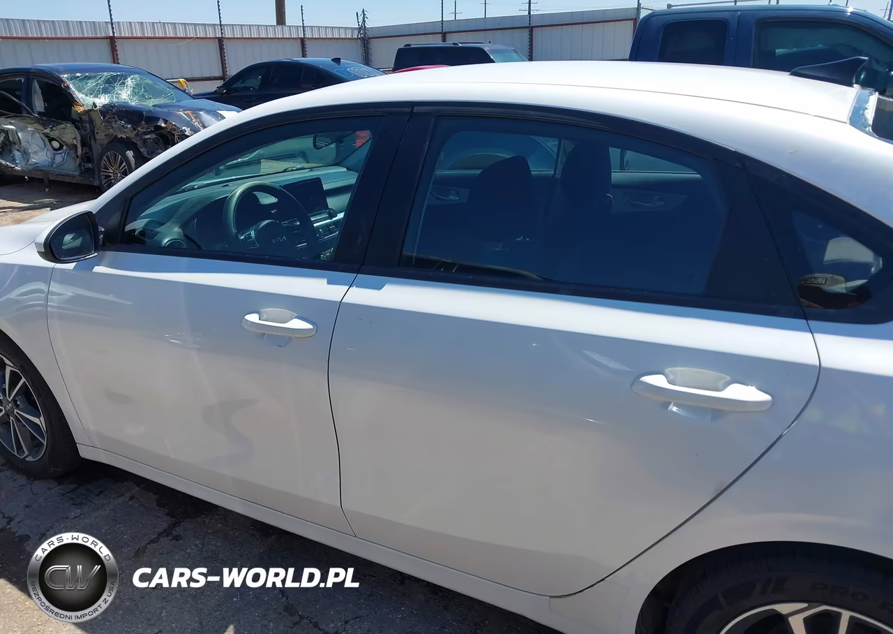 2023 Kia Forte Lxs VIN:3KPF24AD0PE647478 - 15
