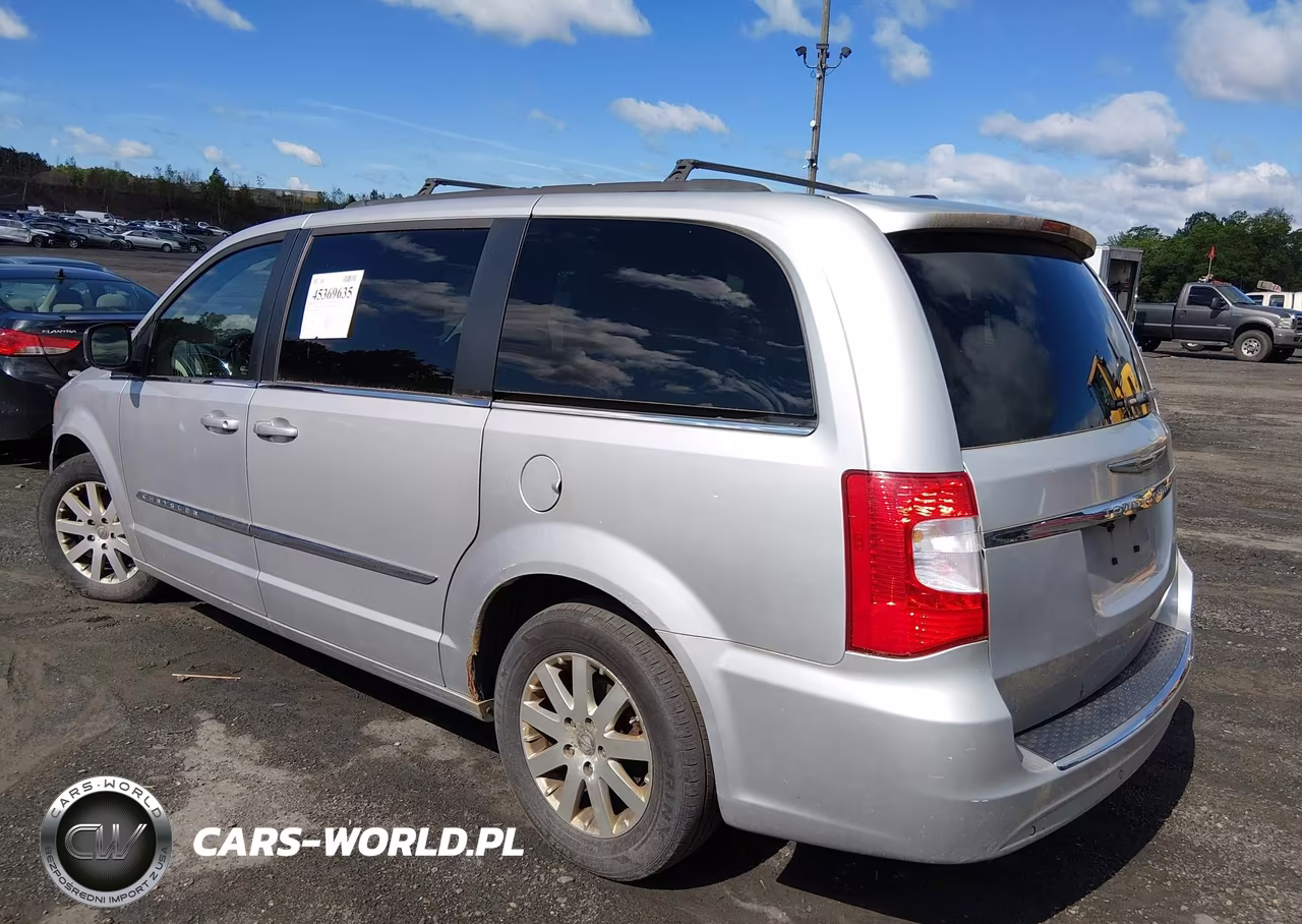 2011 Chrysler Town & Country Touring-L VIN:2A4RR8DG6BR733997 - 3