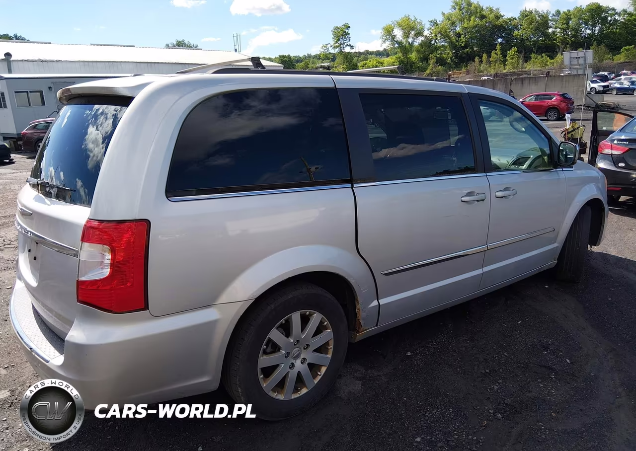 2011 Chrysler Town & Country Touring-L VIN:2A4RR8DG6BR733997 - 4