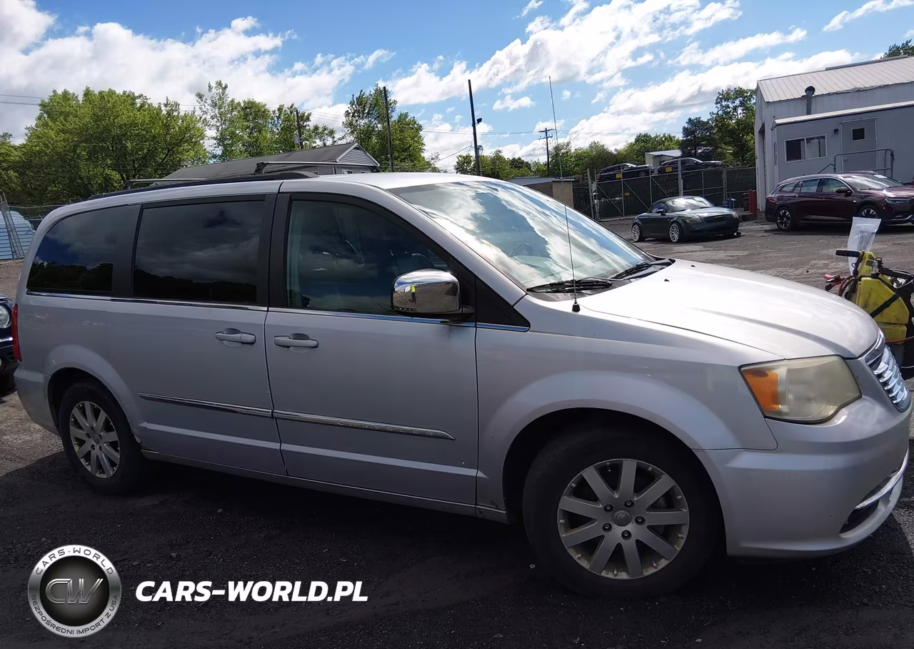 2011 Chrysler Town & Country Touring-L VIN:2A4RR8DG6BR733997 - 6