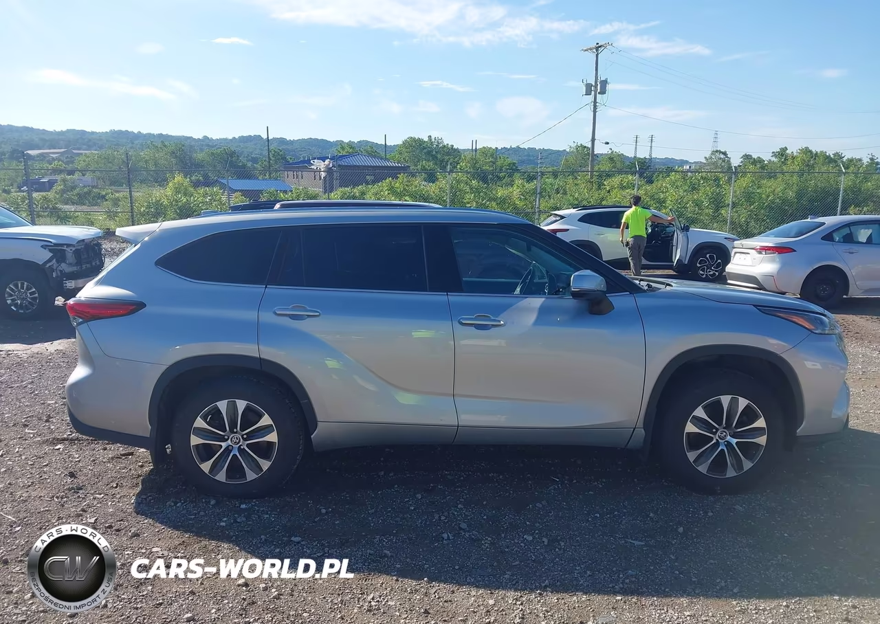 2021 Toyota Highlander Xle VIN:5TDHZRBH7MS108084 - 14