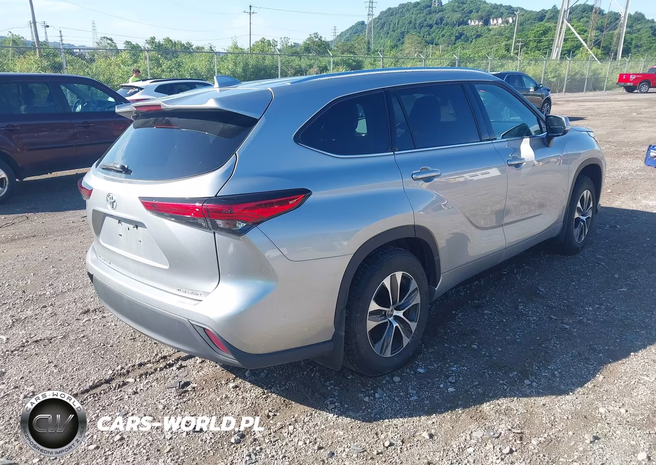 2021 Toyota Highlander Xle VIN:5TDHZRBH7MS108084 - 4