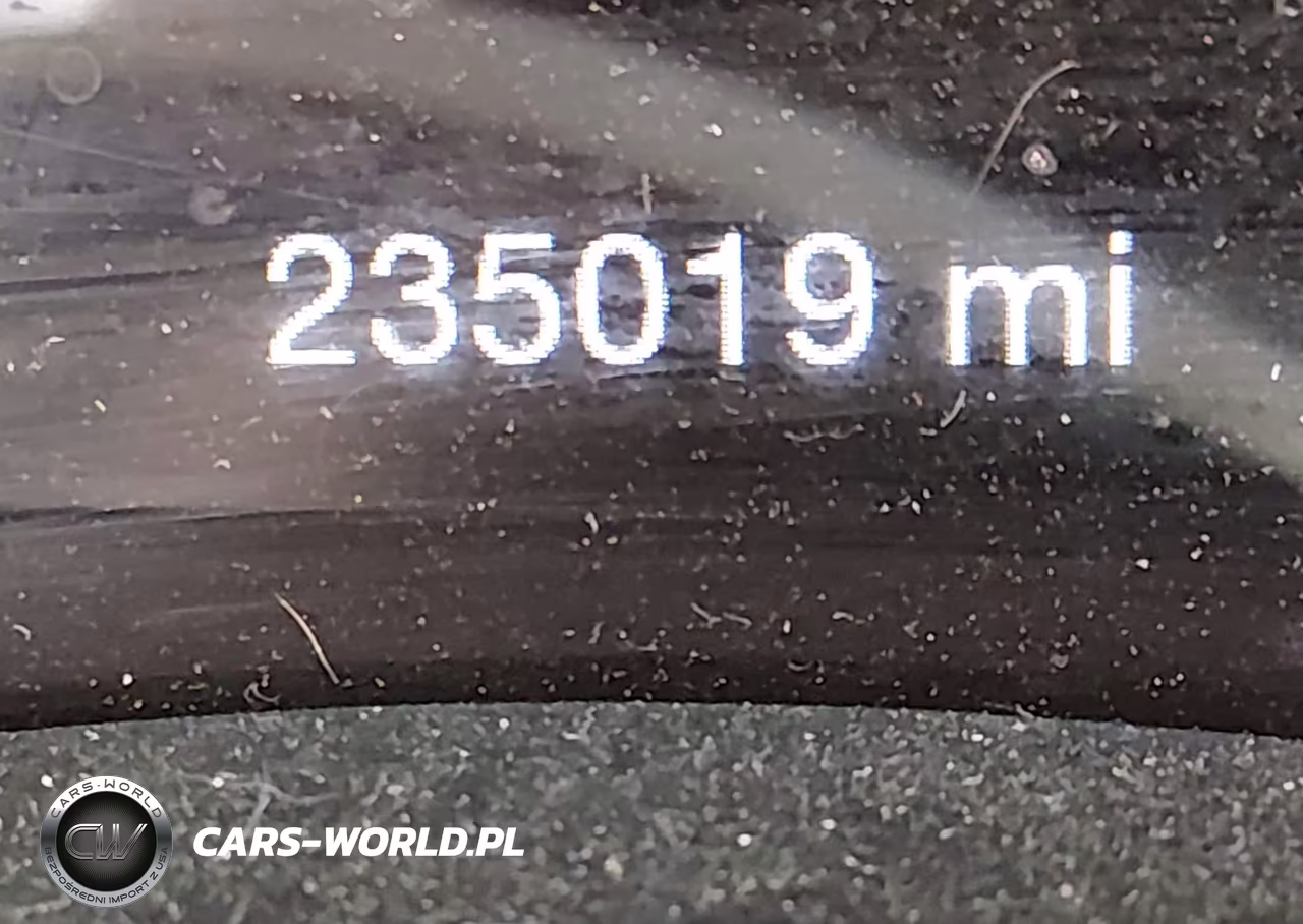 2019 Jeep Grand Cherokee Altitude 4X4 VIN:1C4RJFAG8KC553919 - 15