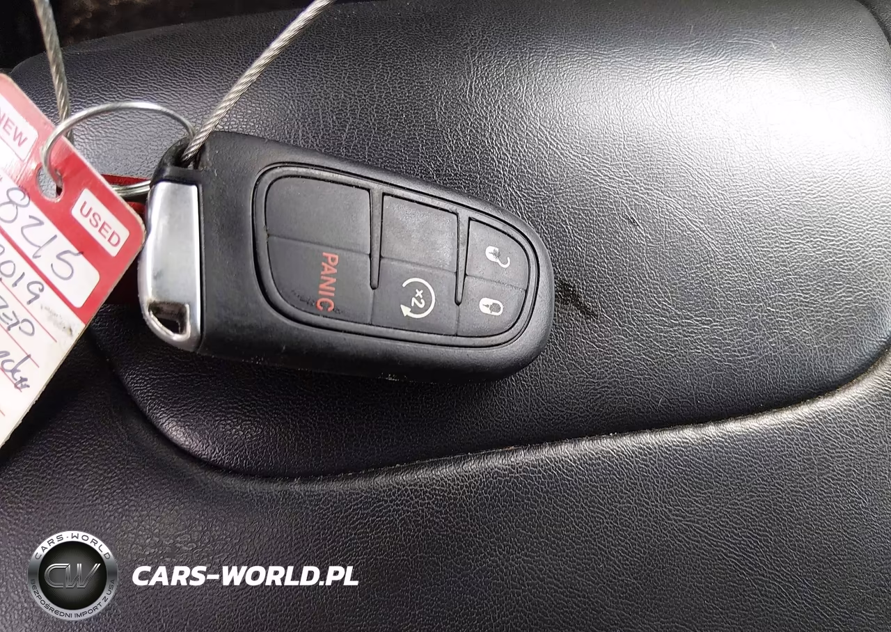 2019 Jeep Cherokee Latitude Plus 4X4 VIN:1C4PJMLX7KD101804 - 11