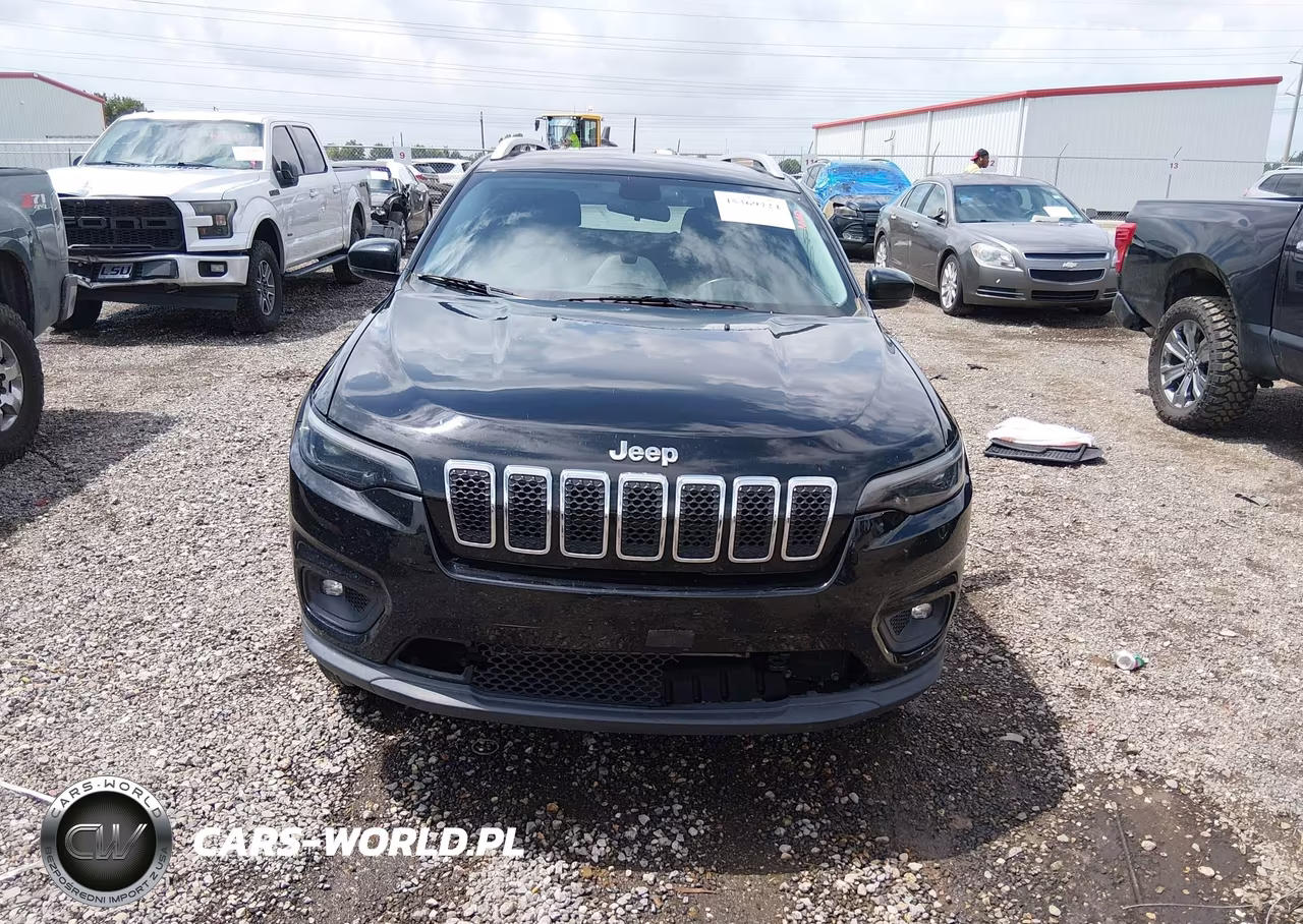 2019 Jeep Cherokee Latitude Plus 4X4 VIN:1C4PJMLX7KD101804 - 12