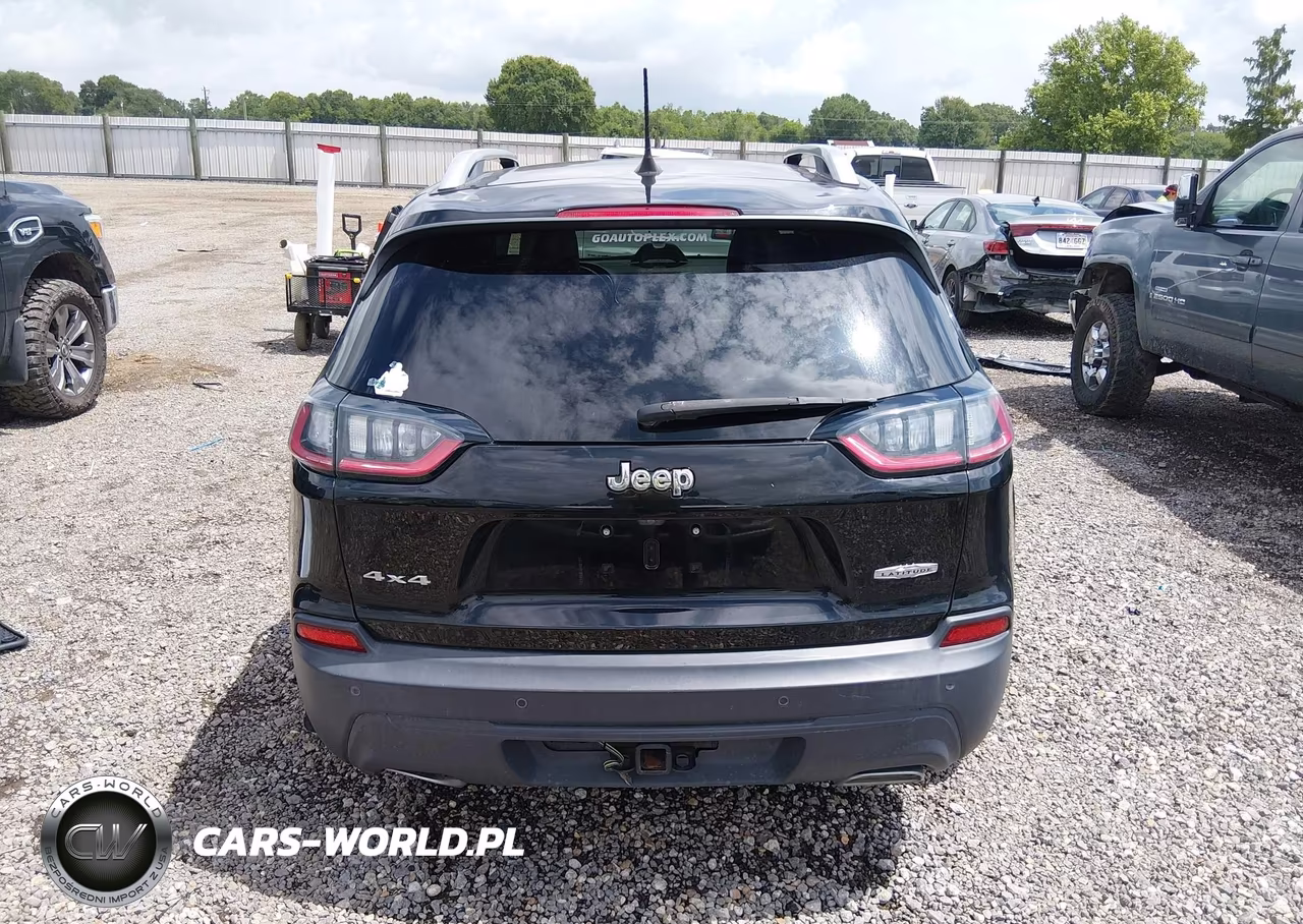 2019 Jeep Cherokee Latitude Plus 4X4 VIN:1C4PJMLX7KD101804 - 16