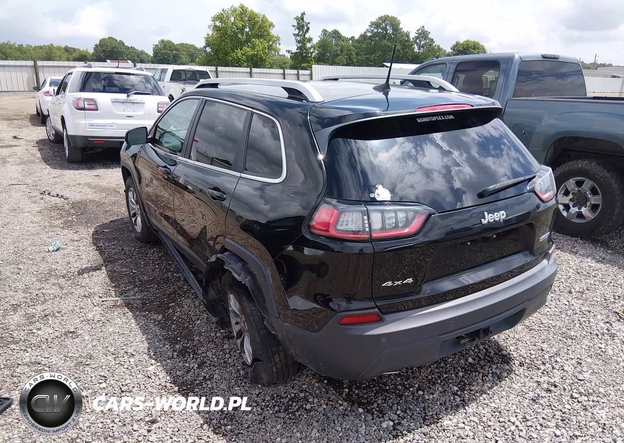 2019 Jeep Cherokee Latitude Plus 4X4 VIN:1C4PJMLX7KD101804 - 3