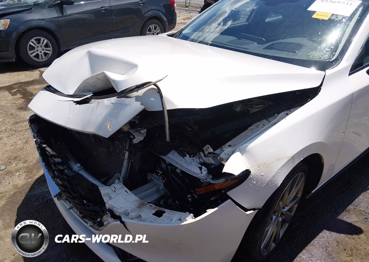2022 Mazda Mazda3 Premium VIN:3MZBPBDL1NM305058 - 6