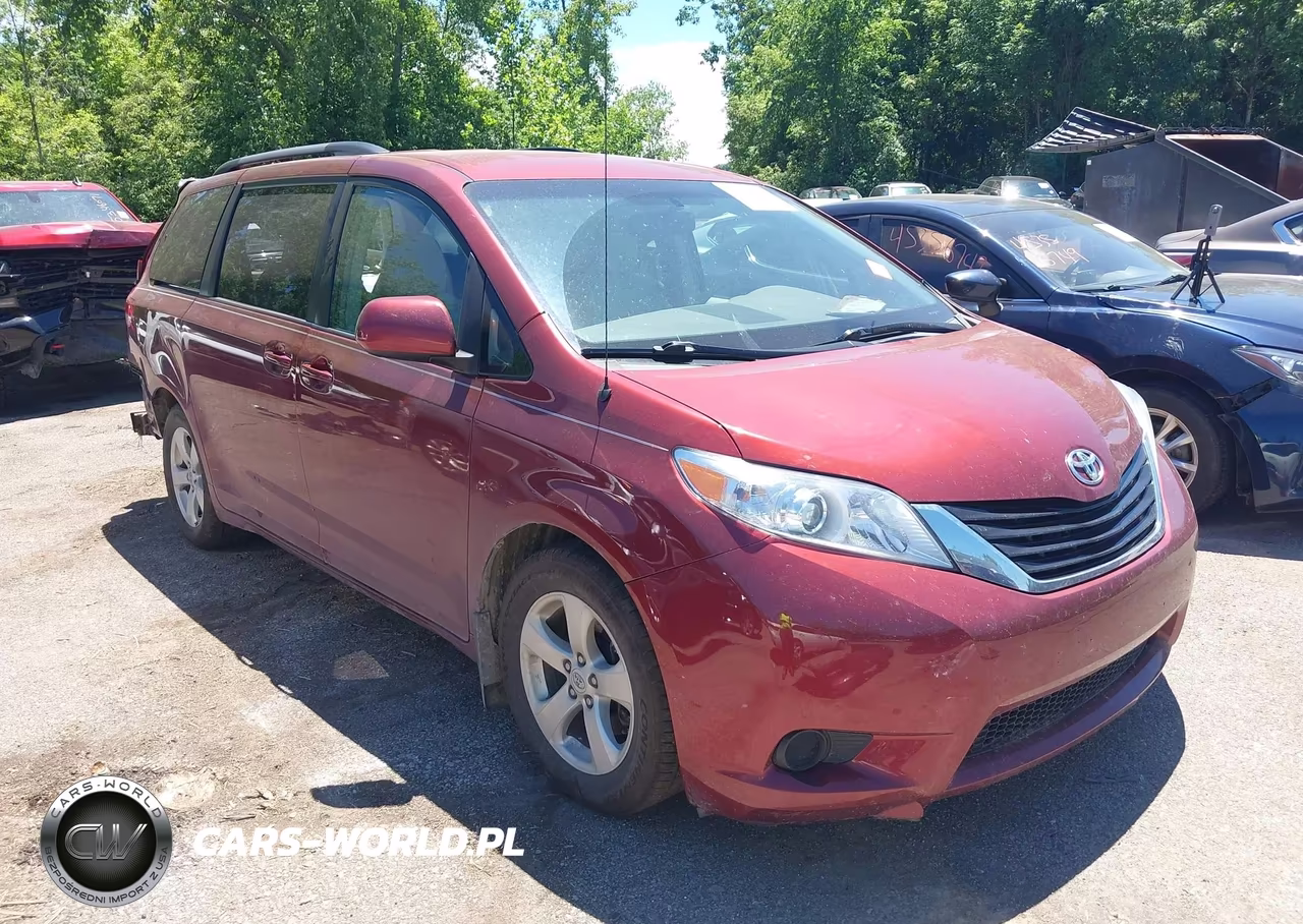 2011 Toyota Sienna Le V6 – zdjęcie 1 z 17