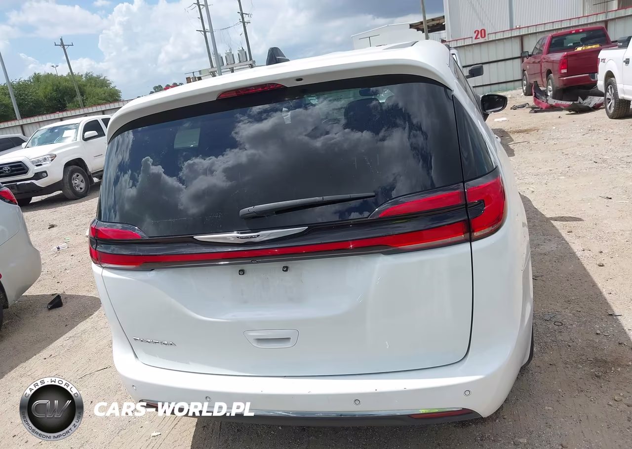 2024 Chrysler Pacifica Touring L VIN:2C4RC1BGXRR116212 - 16