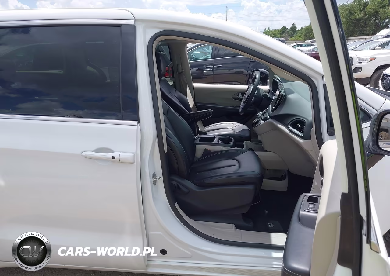 2024 Chrysler Pacifica Touring L VIN:2C4RC1BGXRR116212 - 5