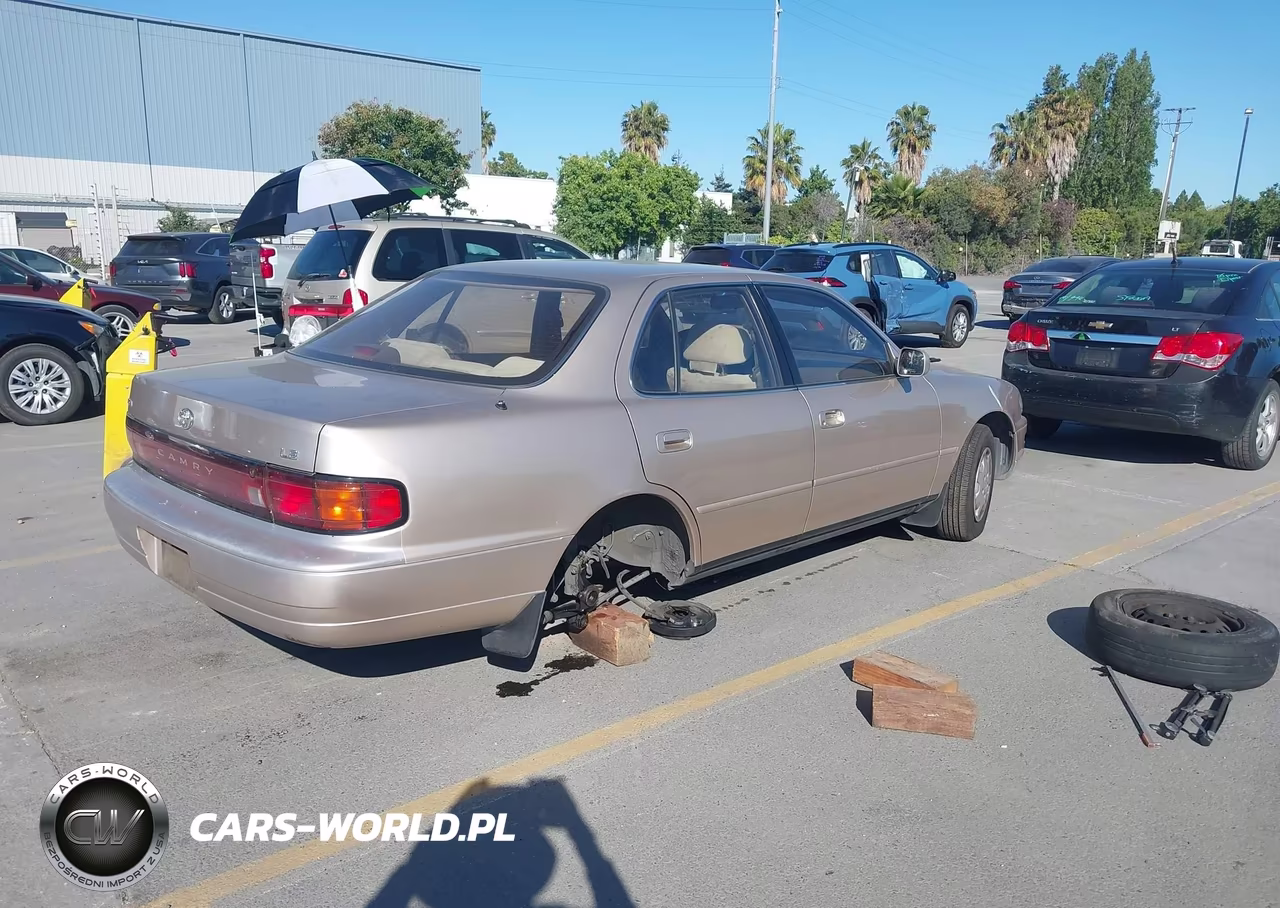 1994 Toyota Camry Le VIN:JT2SK12E0R0194617 - 4