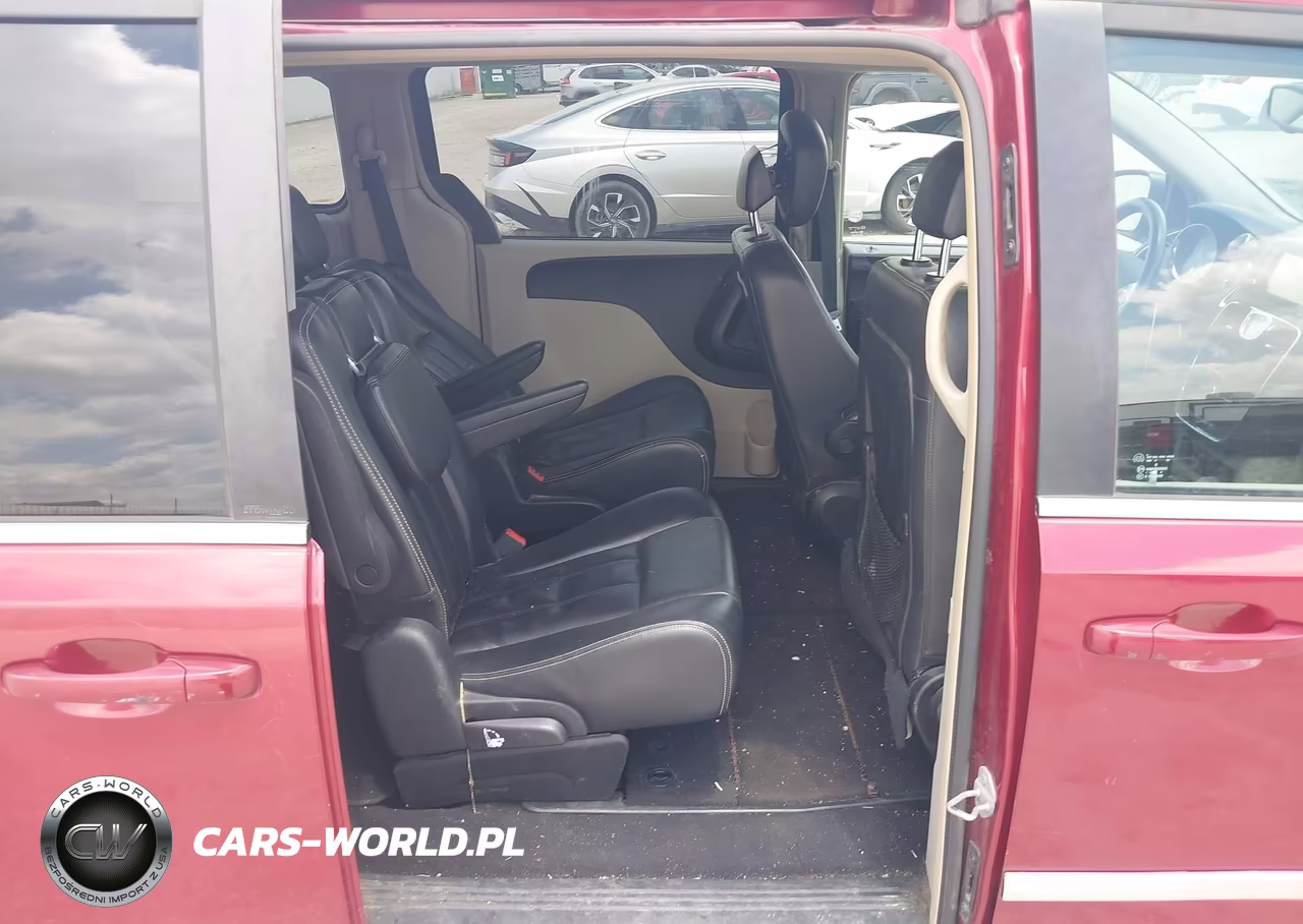 2013 Chrysler Town & Country Touring VIN:2C4RC1BGXDR637763 - 8