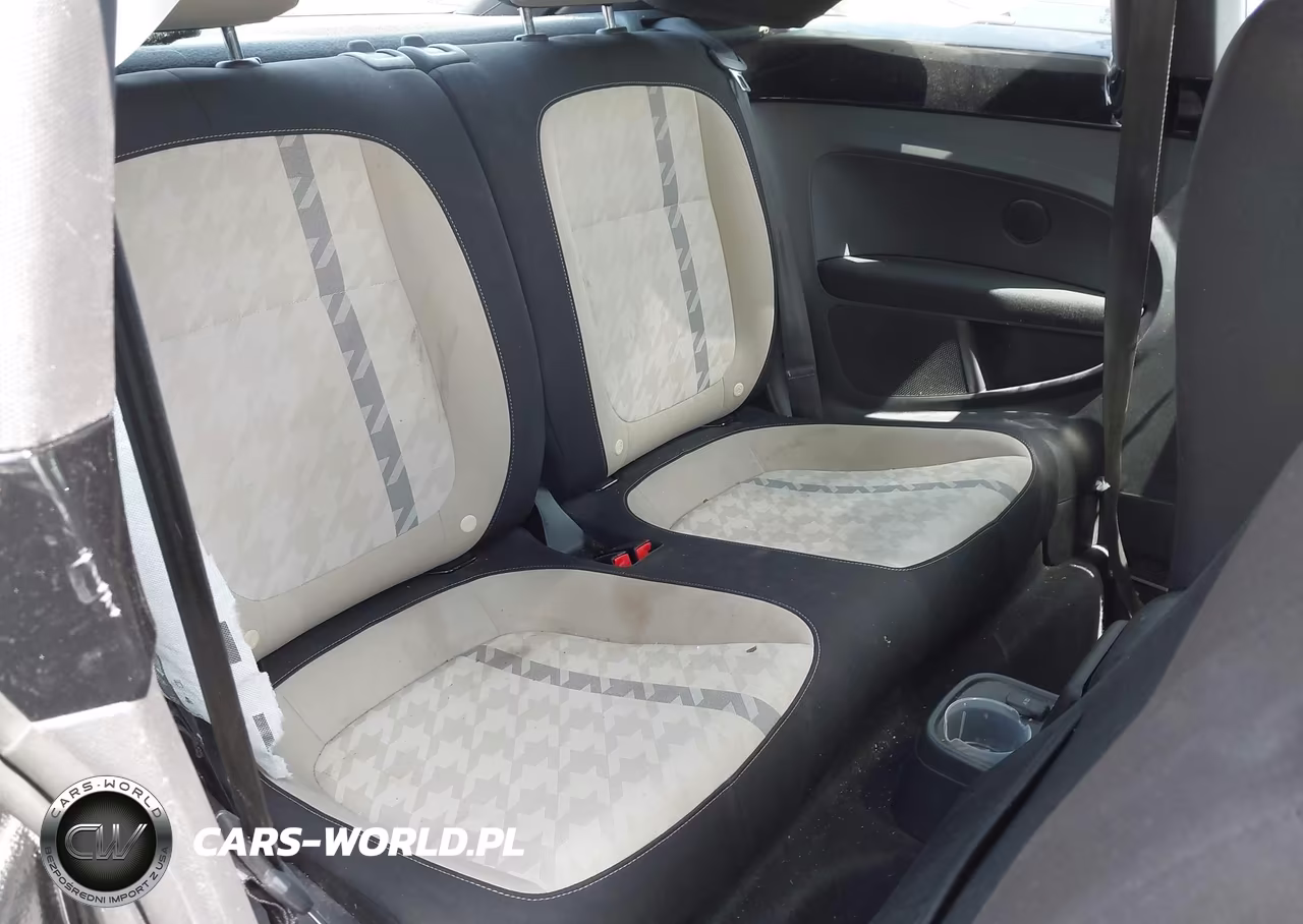 2018 Volkswagen Beetle 2.0T Coast-2.0T S VIN:3VWFD7AT5JM705002 - 8