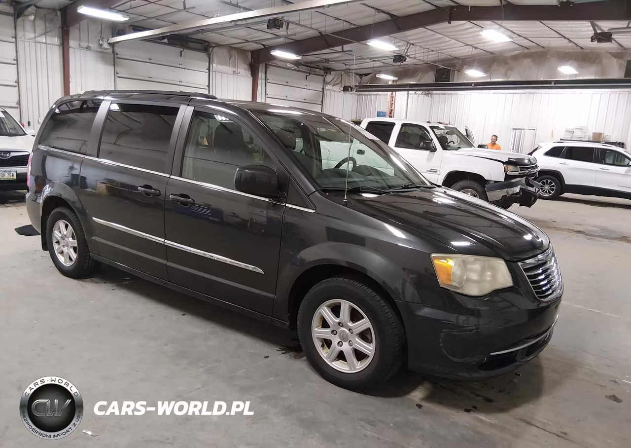 2011 Chrysler Town & Country Touring