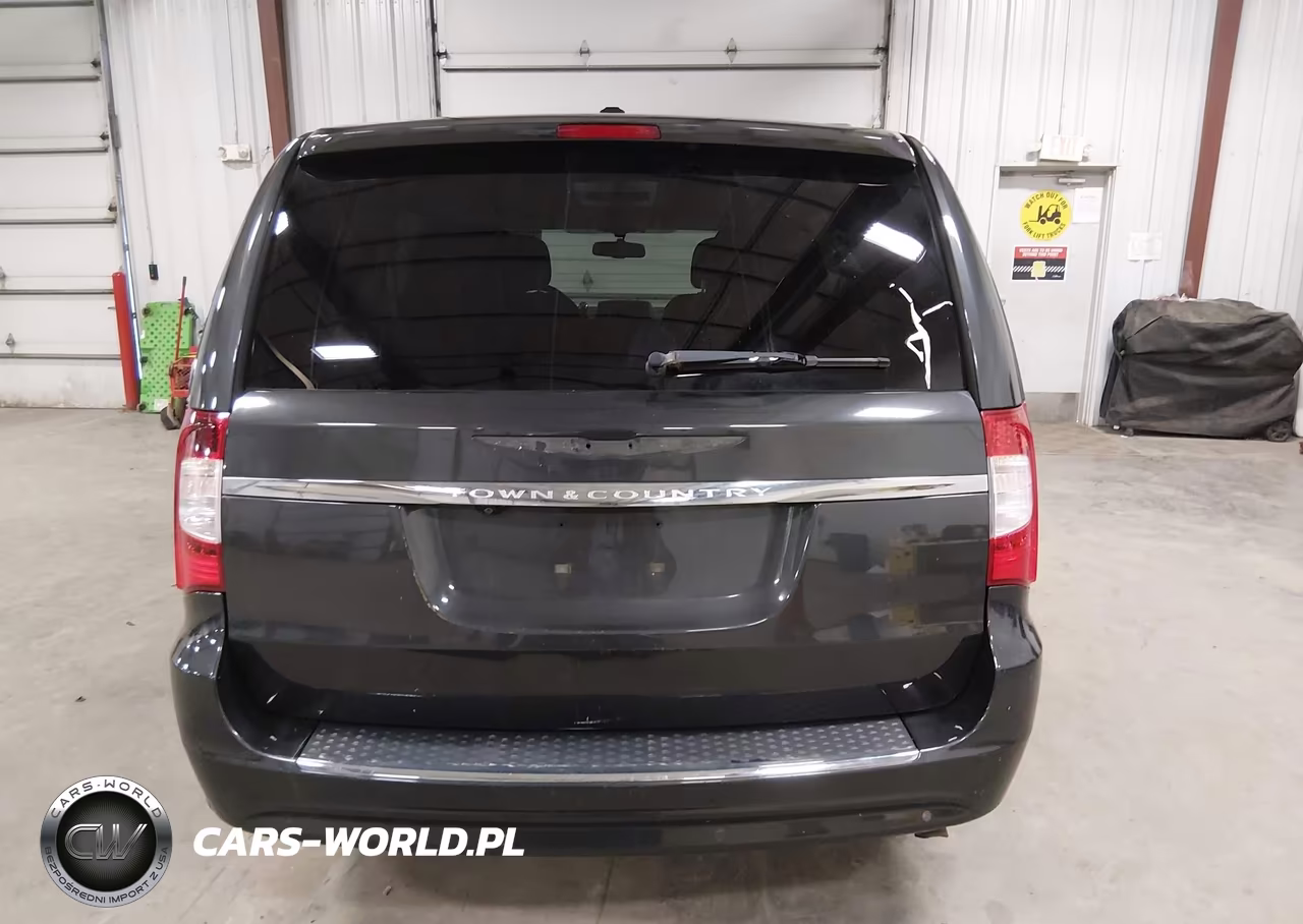 2011 Chrysler Town & Country Touring VIN:2A4RR5DGXBR682373 - 16