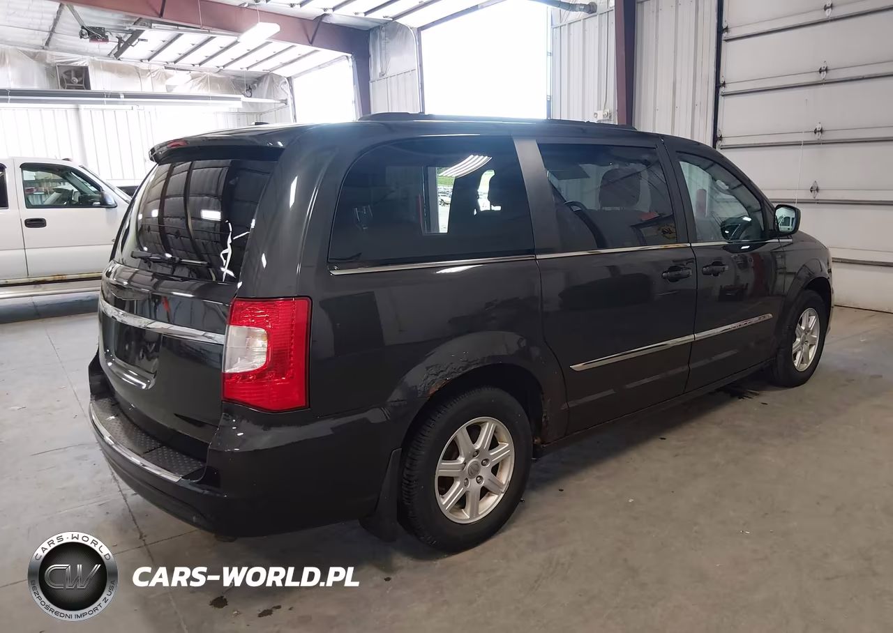 2011 Chrysler Town & Country Touring VIN:2A4RR5DGXBR682373 - 4