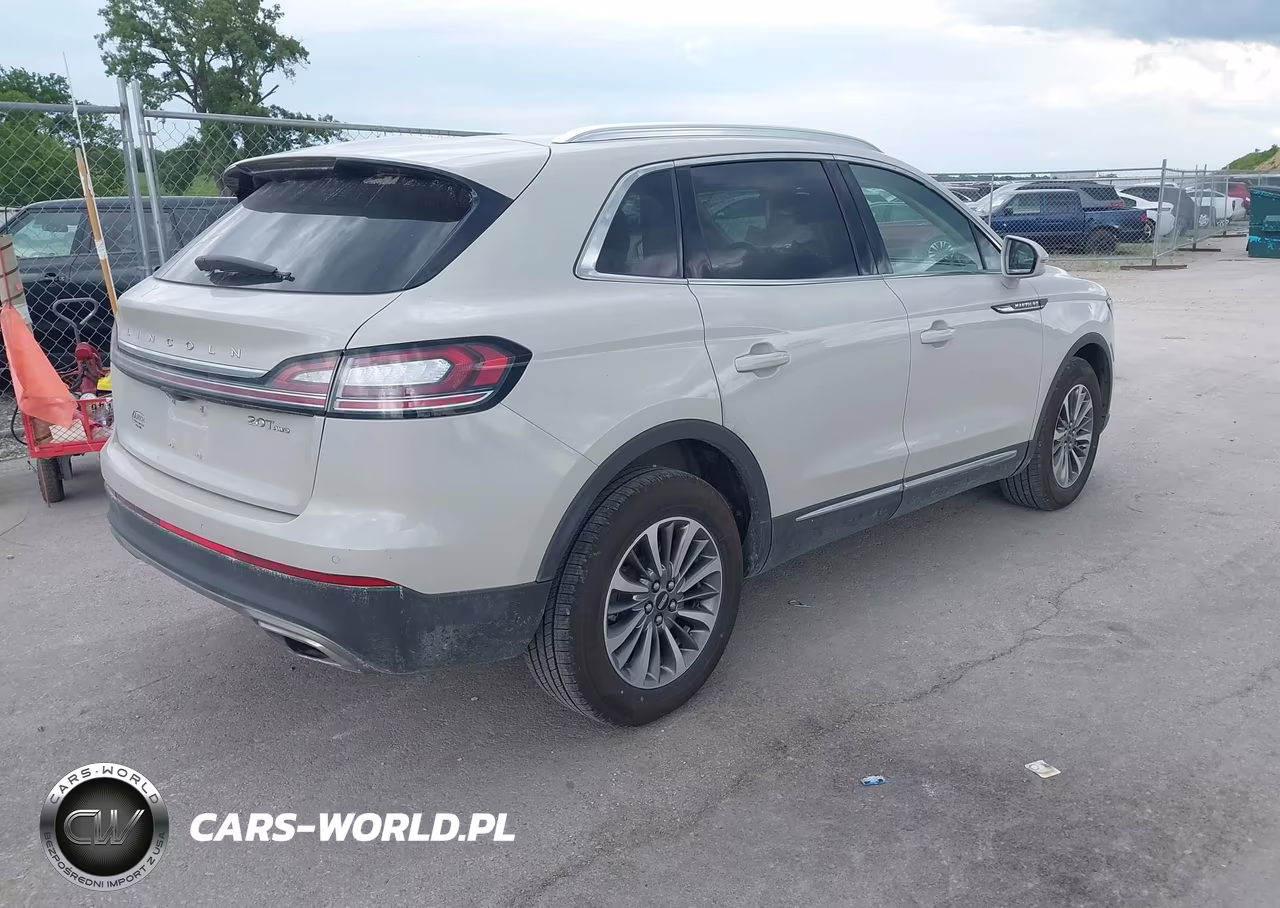 2020 Lincoln Nautilus Standard VIN:2LMPJ8J91LBL02648 - 4