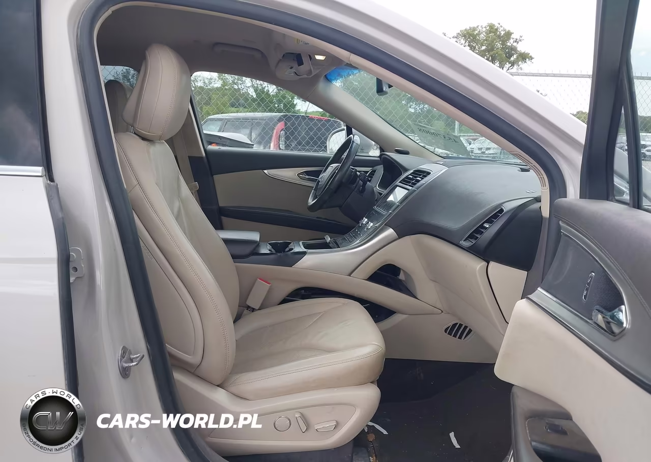 2020 Lincoln Nautilus Standard VIN:2LMPJ8J91LBL02648 - 5