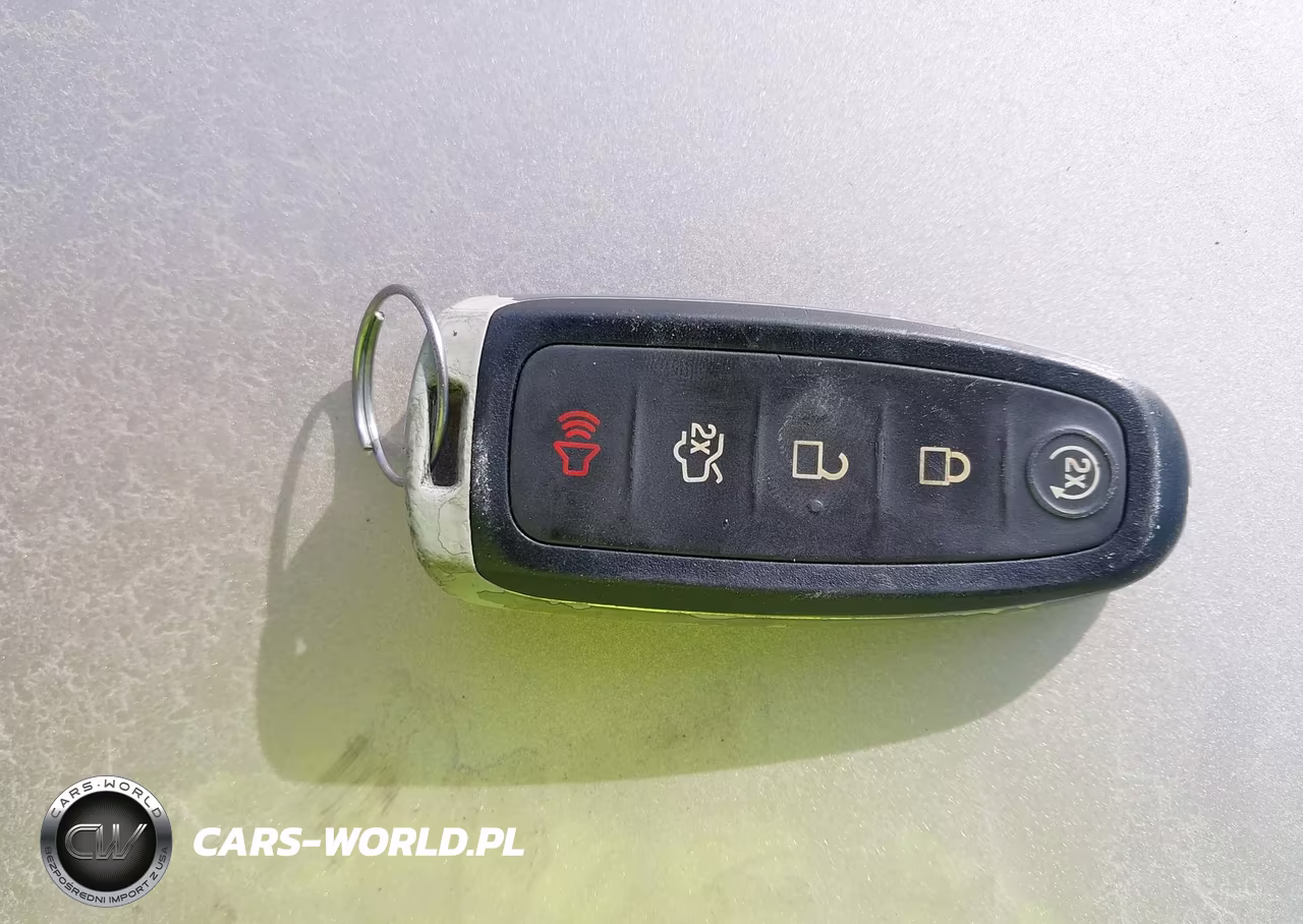 2018 Ford Focus Titanium VIN:1FADP3N27JL285990 - 11