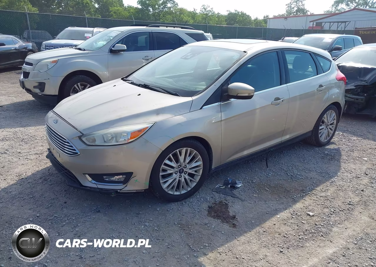 2018 Ford Focus Titanium VIN:1FADP3N27JL285990 - 2