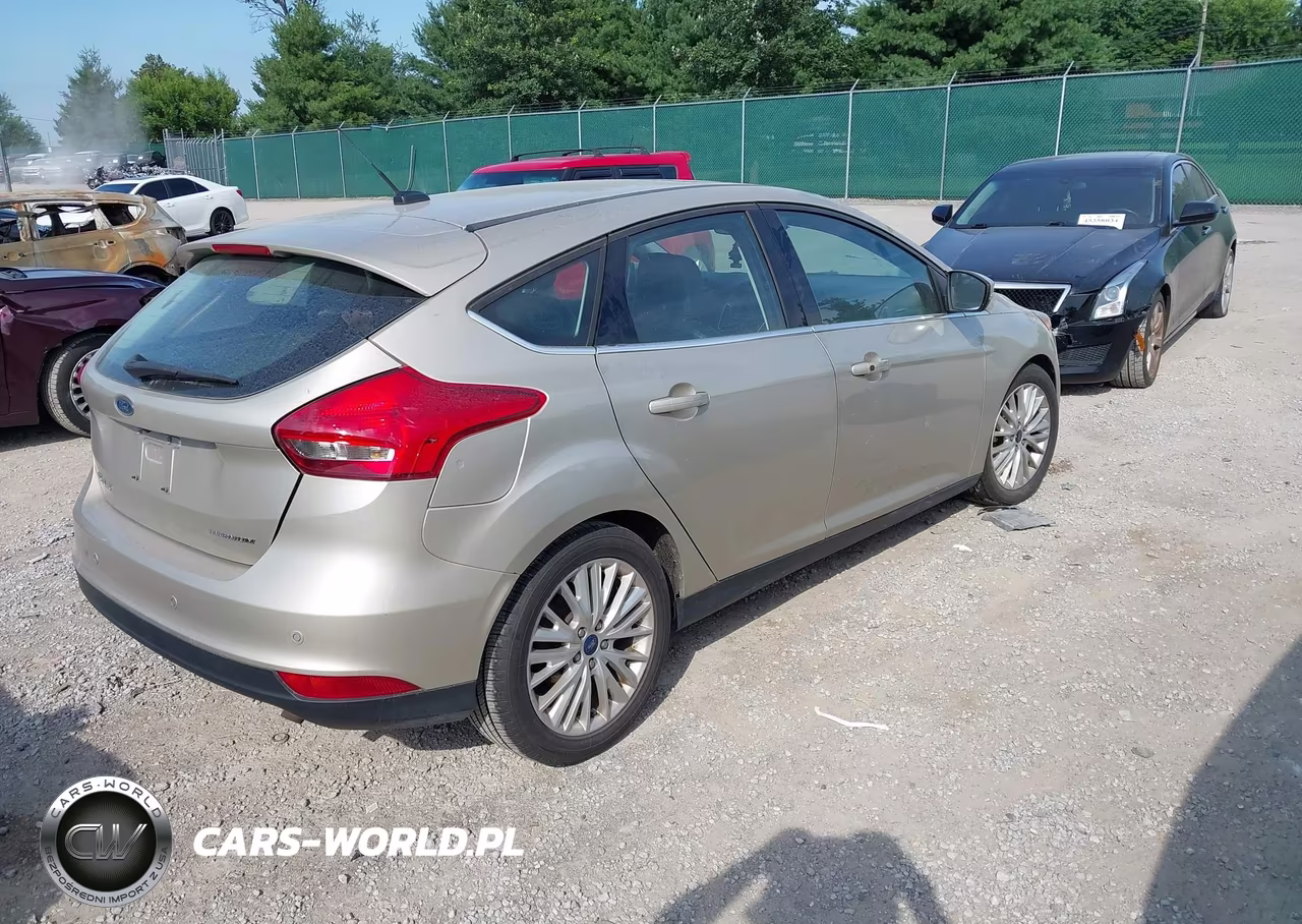 2018 Ford Focus Titanium VIN:1FADP3N27JL285990 - 4